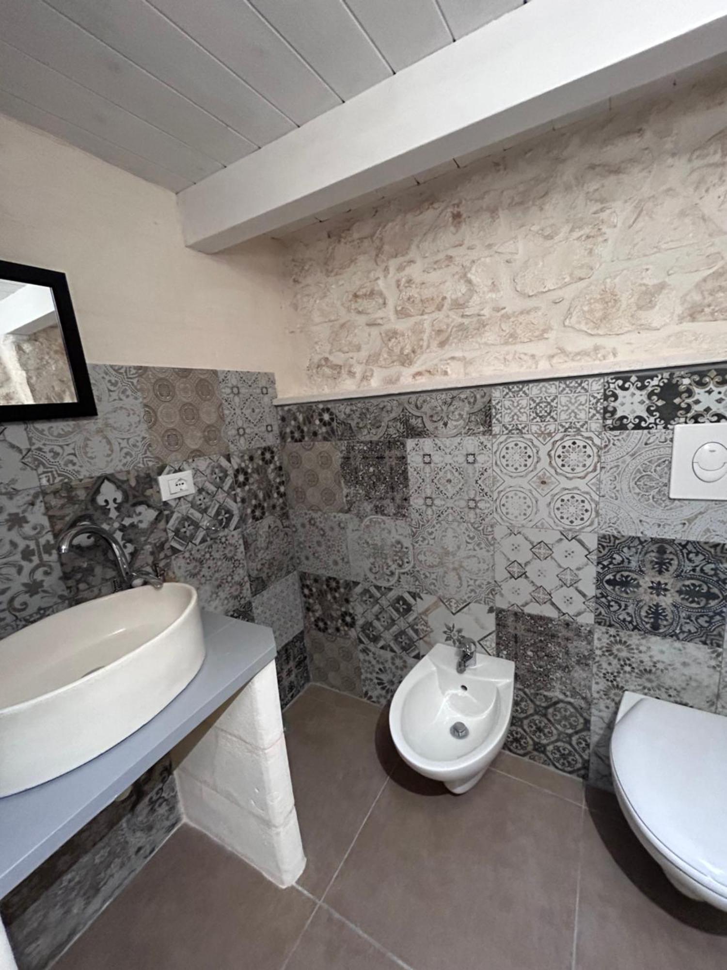 La 13 Guest House 奥斯图尼 外观 照片