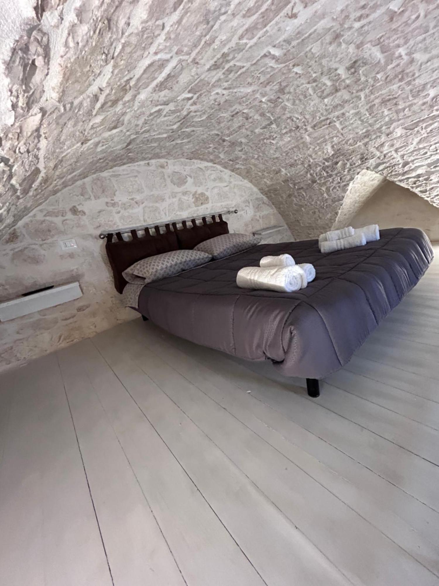 La 13 Guest House 奥斯图尼 外观 照片