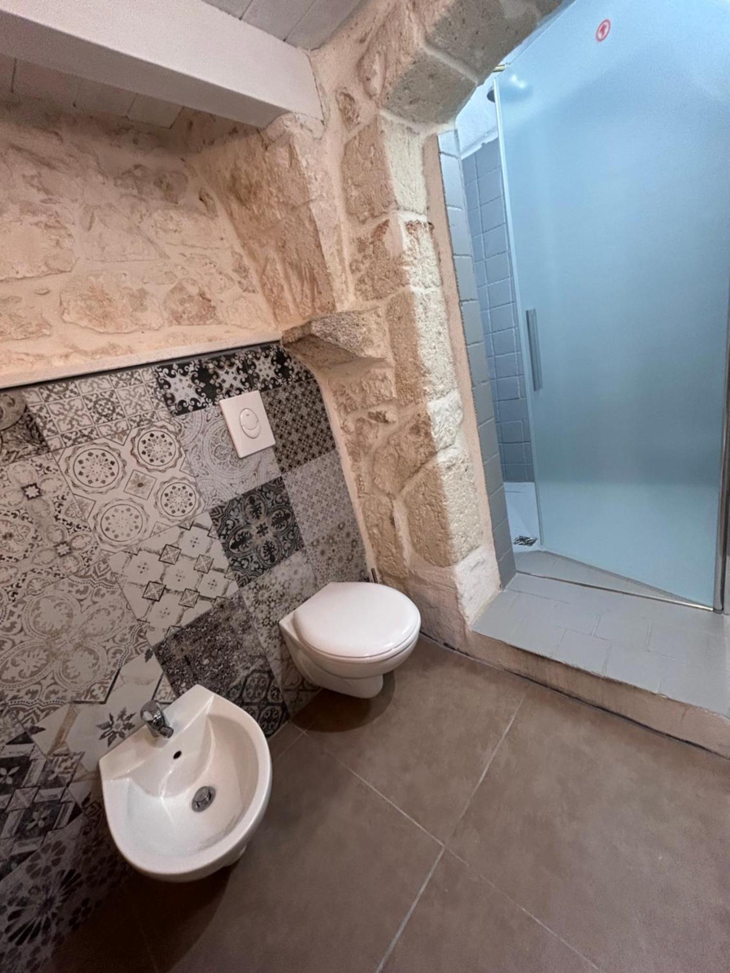 La 13 Guest House 奥斯图尼 外观 照片